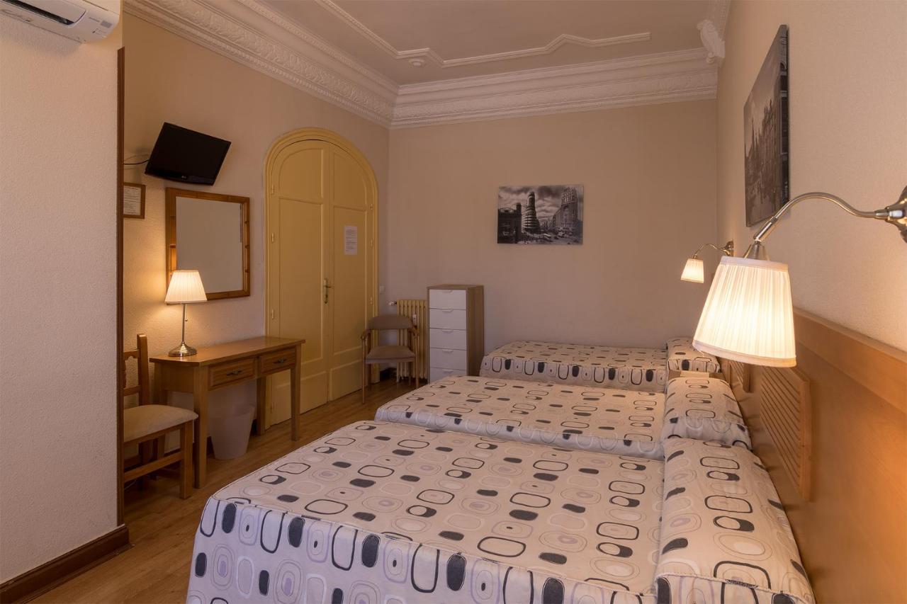Hostal Santillan Madrid Ngoại thất bức ảnh