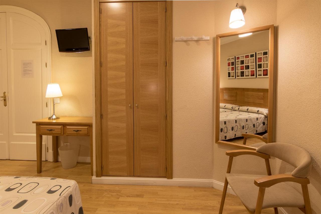 Hostal Santillan Madrid Ngoại thất bức ảnh