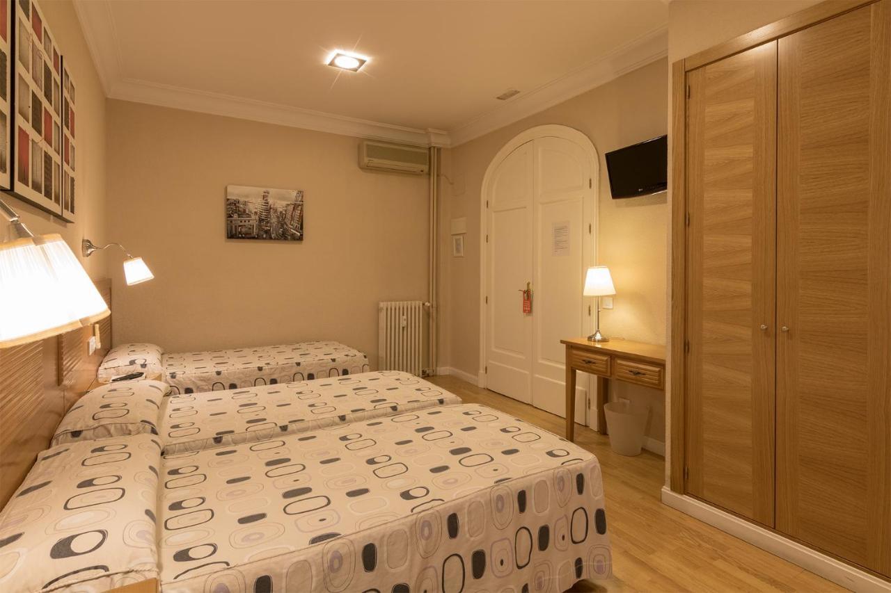 Hostal Santillan Madrid Ngoại thất bức ảnh