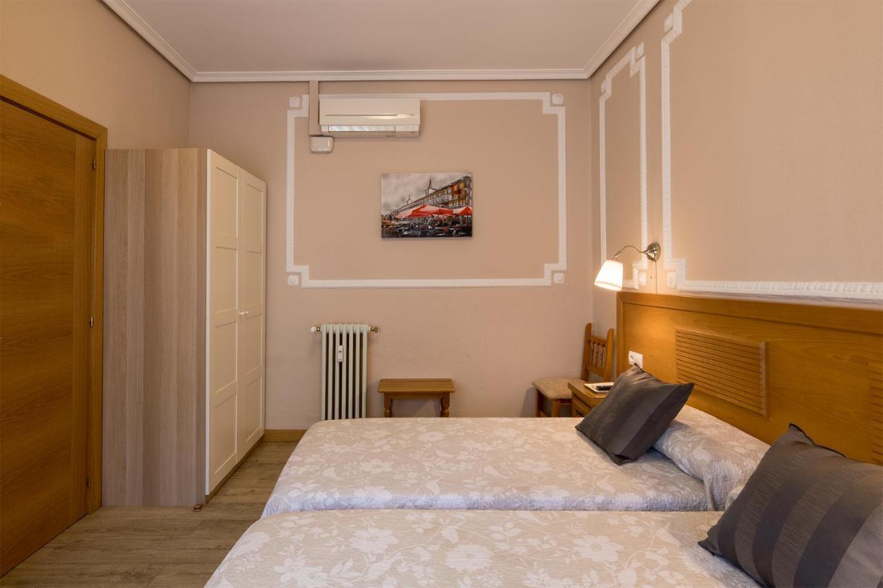 Hostal Santillan Madrid Ngoại thất bức ảnh
