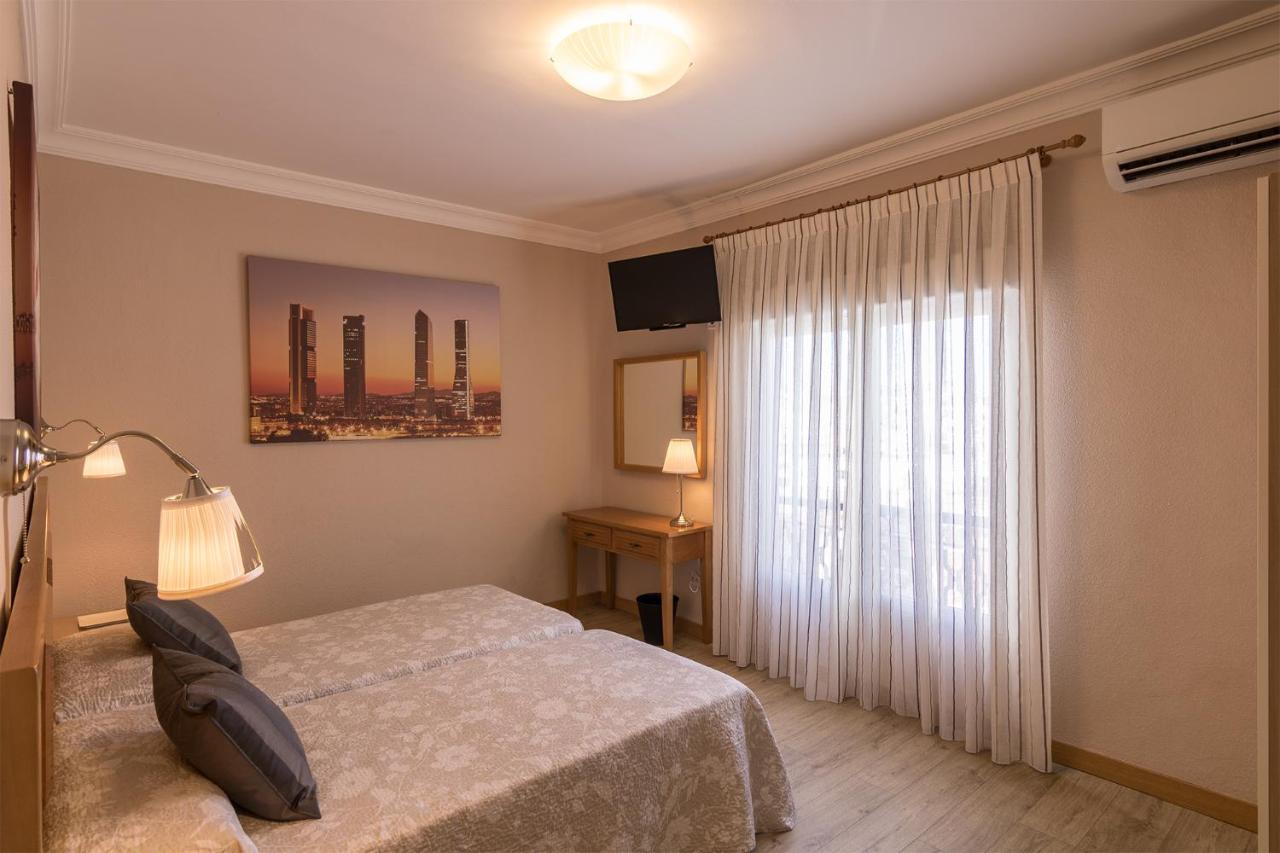 Hostal Santillan Madrid Ngoại thất bức ảnh