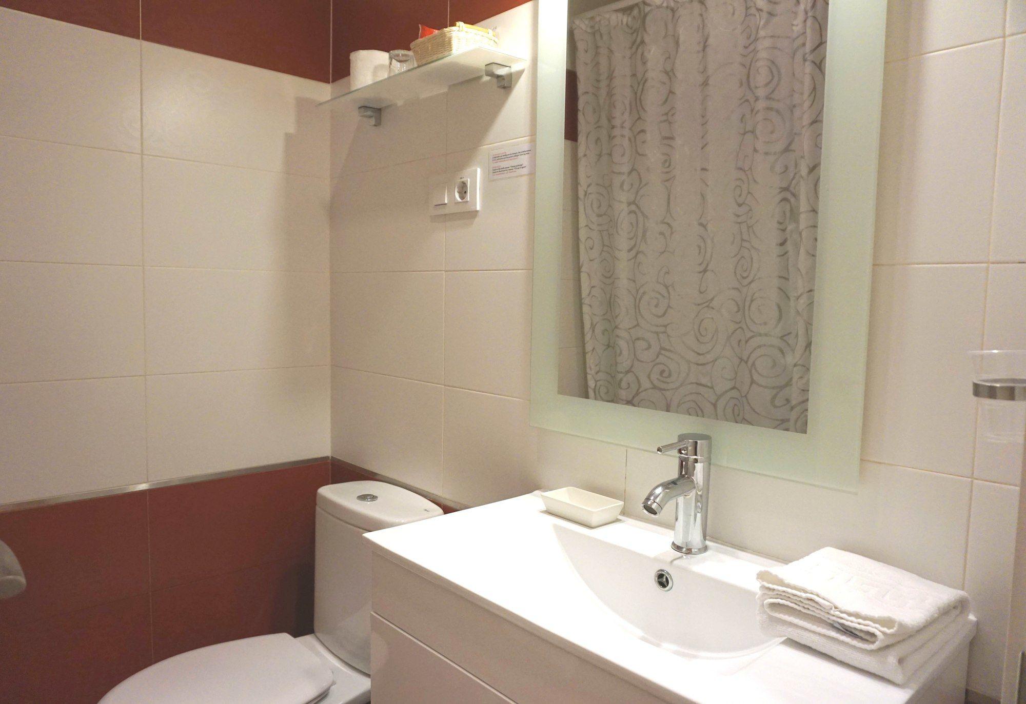 Hostal Santillan Madrid Ngoại thất bức ảnh
