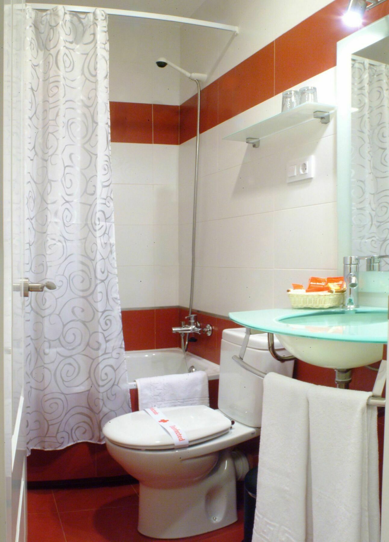 Hostal Santillan Madrid Ngoại thất bức ảnh