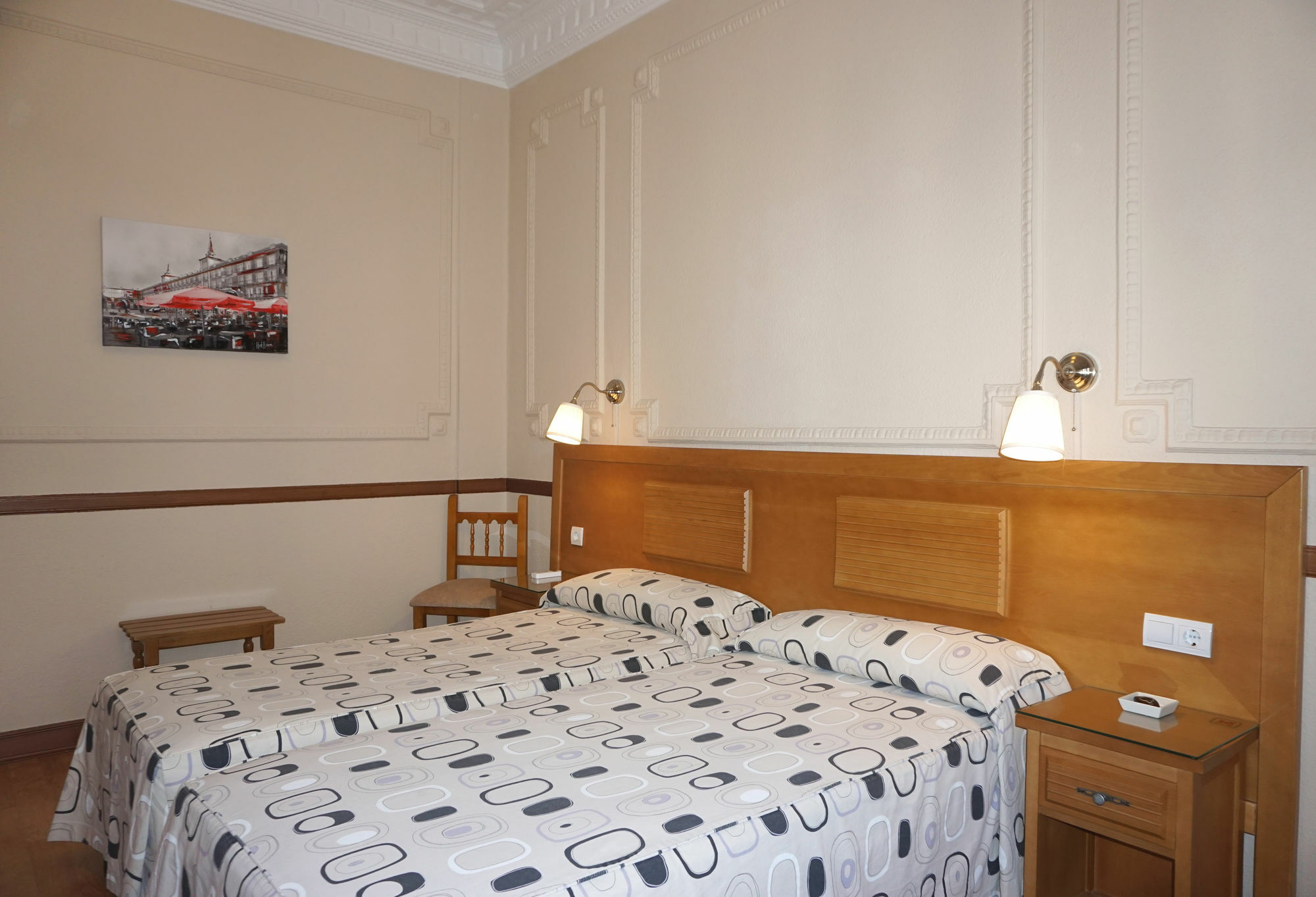 Hostal Santillan Madrid Ngoại thất bức ảnh