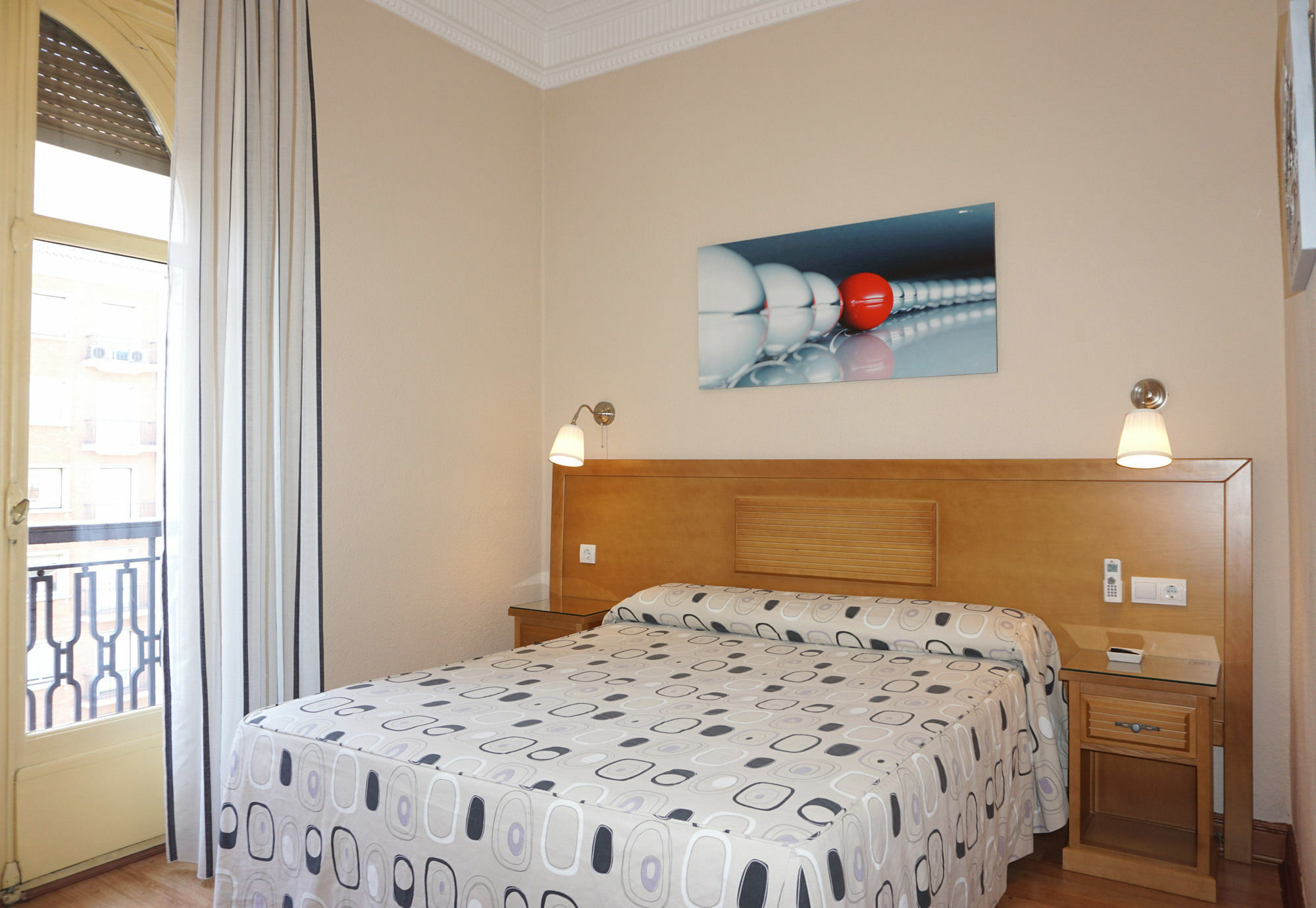Hostal Santillan Madrid Ngoại thất bức ảnh