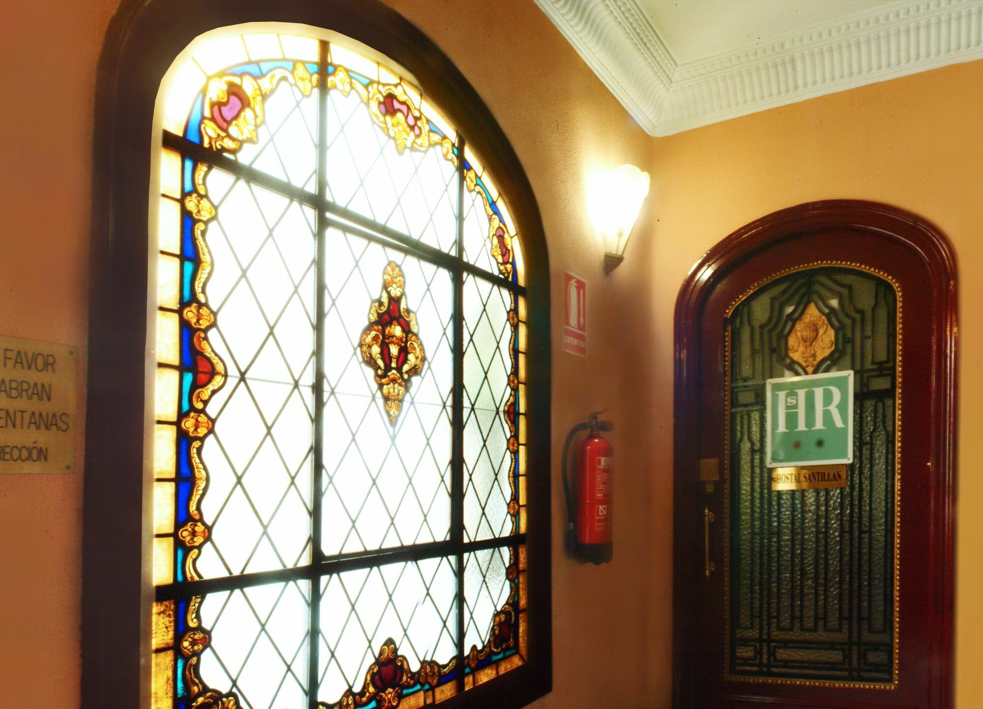 Hostal Santillan Madrid Ngoại thất bức ảnh